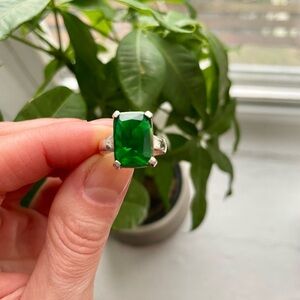 Emerald Green Silver Ring
